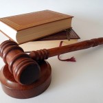 Adwokat i prawnik – czy mogą być od siebie zależni?